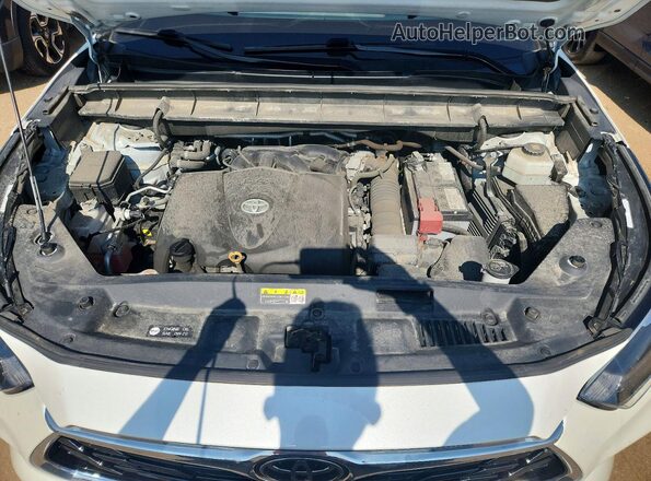 5TDDZRBH1MS530608 2021 TOYOTA HIGHLANDER White Widok wnętrza z tyłu