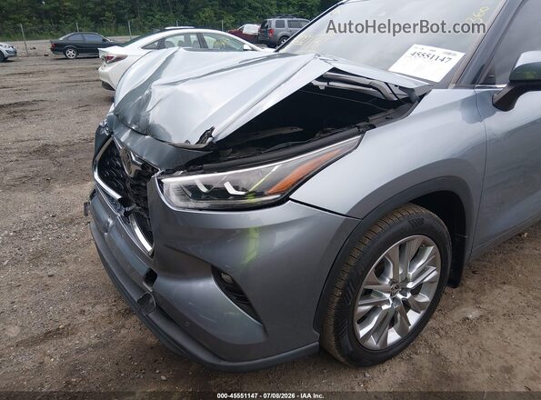 5TDDZRBH3MS077270 2021 TOYOTA HIGHLANDER Light Blue Вид спереди