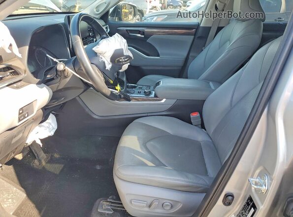 5TDDZRBH4LS009946 2020 TOYOTA HIGHLANDER Silver Вид салону спереду