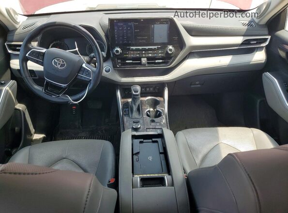 5TDDZRBH5MS525928 2021 TOYOTA HIGHLANDER Красный Вид панели приборов