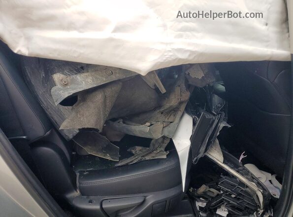5TDDZRBH7LS031231 2020 TOYOTA HIGHLANDER Silver უკანა სალონის ხედი