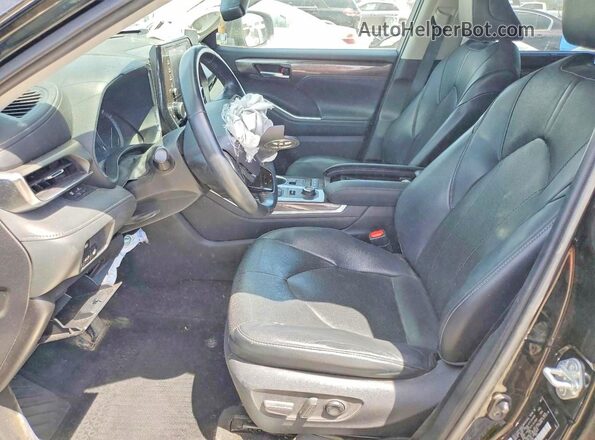 5TDDZRBH8MS556509 2021 TOYOTA HIGHLANDER Black Front interior view