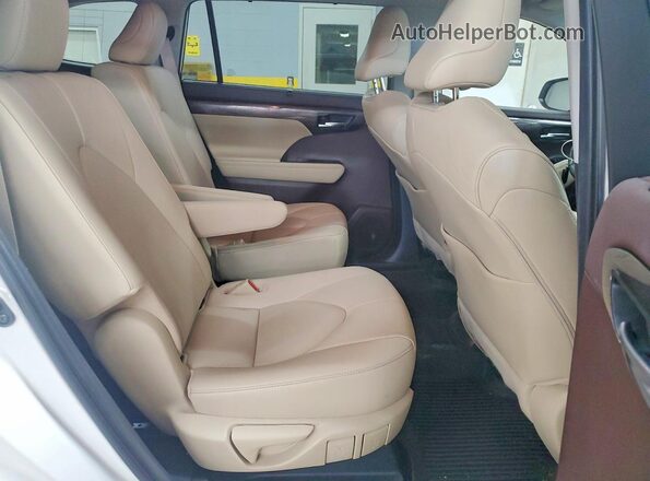 5TDDZRBH9LS014480 2020 TOYOTA HIGHLANDER White უკანა სალონის ხედი