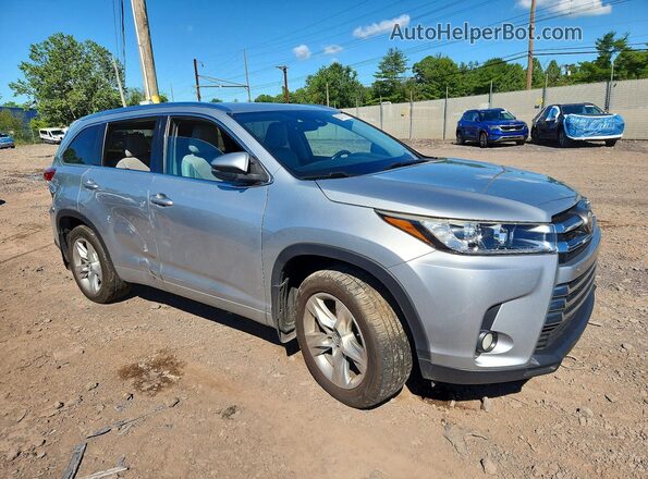 5TDDZRFH0HS428345 2017 TOYOTA HIGHLANDER Silver Передня права чверть