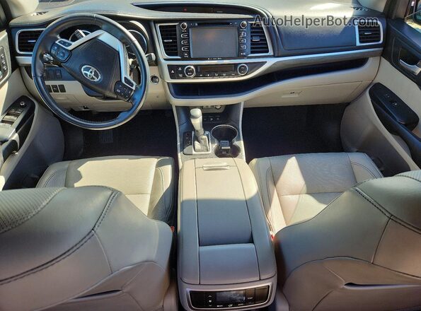 5TDDZRFH0HS428345 2017 TOYOTA HIGHLANDER Silver Вид панелі приладів