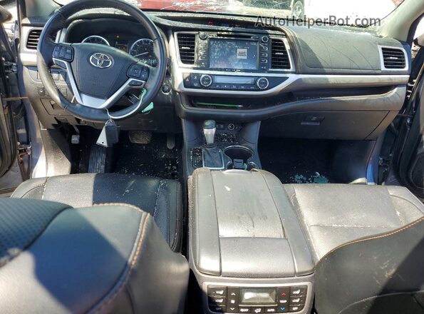 5TDDZRFH0JS814107 2018 TOYOTA HIGHLANDER Blue Vista del salpicadero