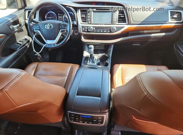 5TDDZRFH0JS827567 2018 TOYOTA HIGHLANDER White Вид панелі приладів