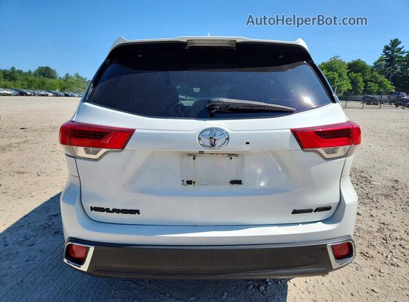 5TDDZRFH0JS827567 2018 TOYOTA HIGHLANDER White Вид ззаду