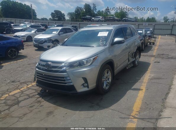 5TDDZRFH0JS847608 2018 TOYOTA HIGHLANDER Silver წინა მარცხენა ხედი სამი მეოთხედიდან