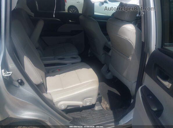 5TDDZRFH0JS847608 2018 TOYOTA HIGHLANDER Silver VIN კოდის სტიკერის ხედი