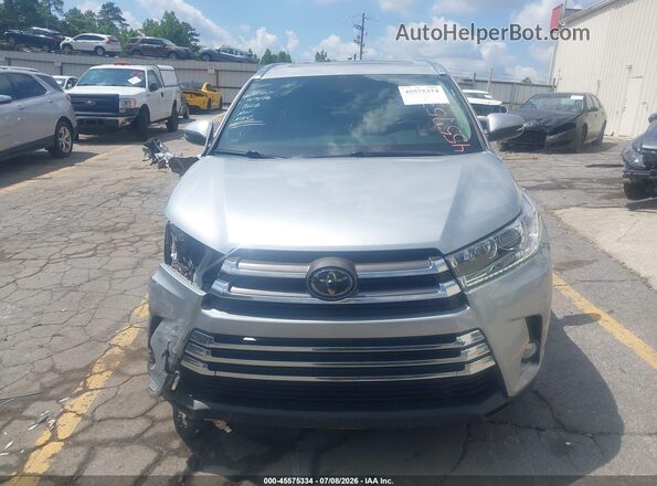 5TDDZRFH0JS847608 2018 TOYOTA HIGHLANDER Silver ხელსაწყოთა პანელის ხედი