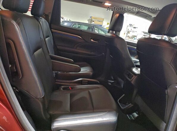 5TDDZRFH2JS843771 2018 TOYOTA HIGHLANDER Burgundy Widok wnętrza z tyłu
