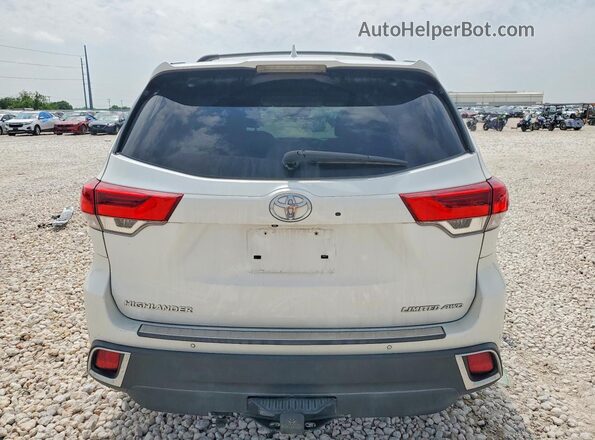 5TDDZRFH2KS950689 2019 TOYOTA HIGHLANDER White Rear view