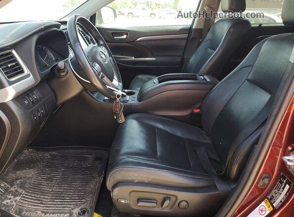 5TDDZRFH4HS363175 2017 TOYOTA HIGHLANDER Бордовый Вид салона спереди