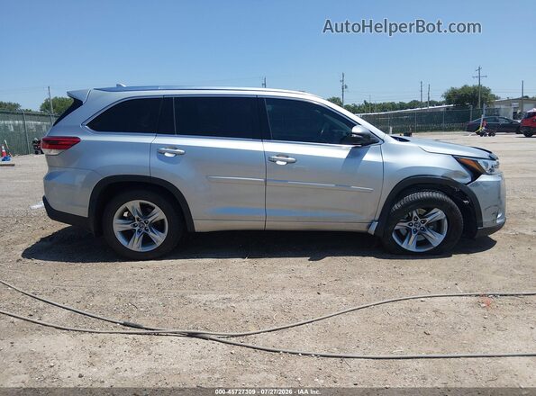 5TDDZRFH4HS397326 2017 TOYOTA HIGHLANDER Gray Vista interior trasera