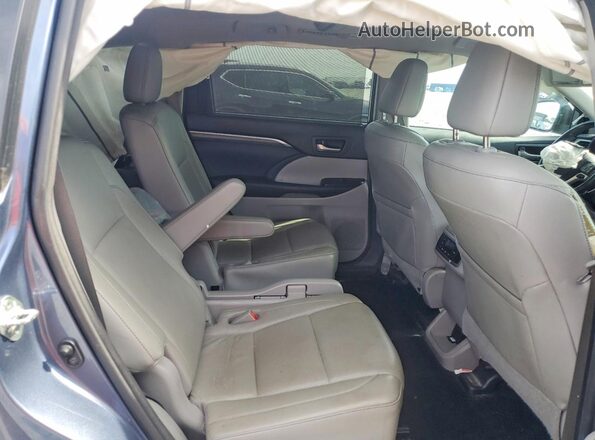 5TDDZRFH4HS453121 2017 TOYOTA HIGHLANDER Blue Vista de los asientos traseros