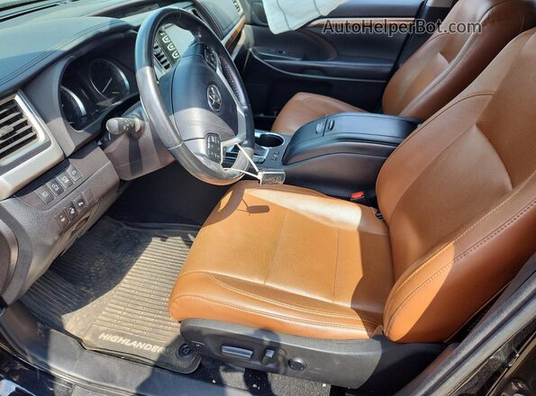 5TDDZRFH4JS843058 2018 TOYOTA HIGHLANDER Black Вид салону спереду