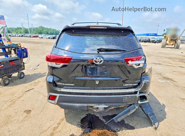 5TDDZRFH4JS843058 2018 TOYOTA HIGHLANDER Black Вид ззаду