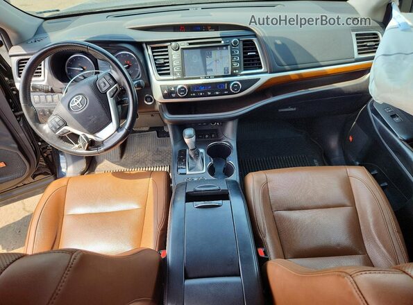 5TDDZRFH4JS843058 2018 TOYOTA HIGHLANDER Black Вид панелі приладів