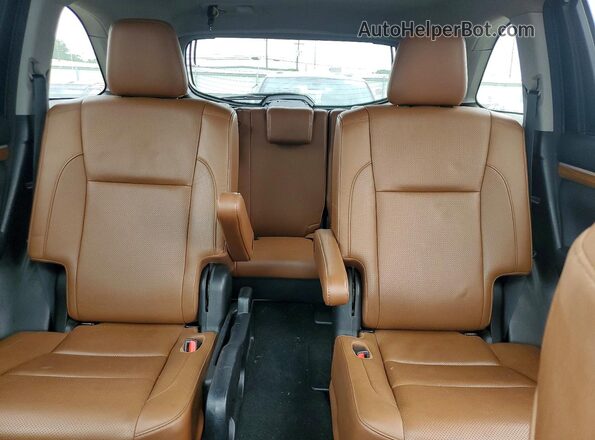 5TDDZRFH7JS819627 2018 TOYOTA HIGHLANDER Black Vista de los asientos traseros