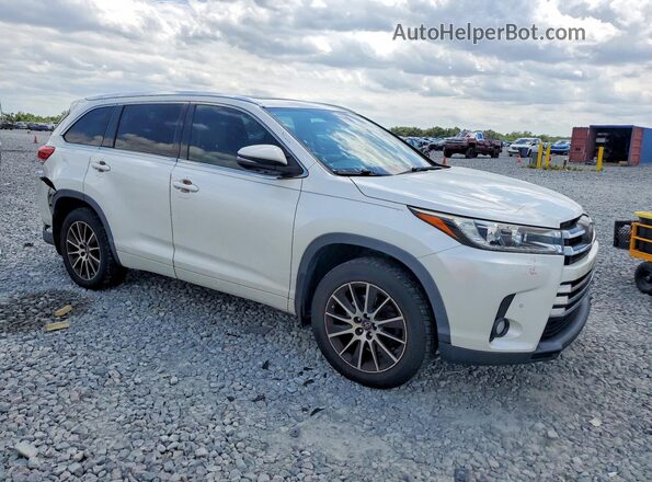 5TDDZRFH7JS896191 2018 TOYOTA HIGHLANDER White Przód prawy