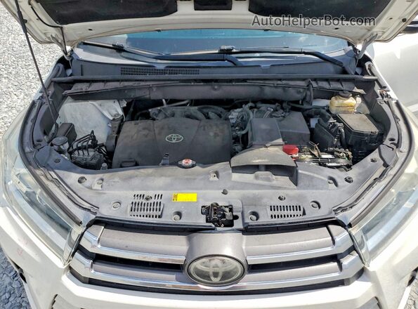 5TDDZRFH7JS896191 2018 TOYOTA HIGHLANDER White Widok komory silnika