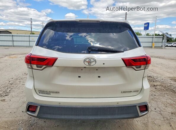 5TDDZRFH7JS907156 2018 TOYOTA HIGHLANDER White Rear view