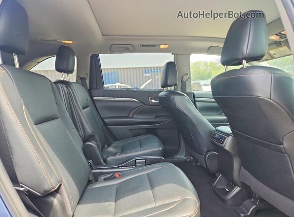 5TDDZRFH7KS917476 2019 TOYOTA HIGHLANDER Blue უკანა სავარძლების ხედი