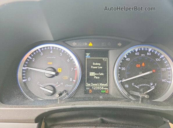 5TDDZRFH8HS434183 2017 TOYOTA HIGHLANDER Белый Вид щитка приборов