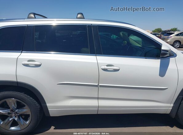 5TDDZRFH8JS898726 2018 TOYOTA HIGHLANDER White Вид задньої частини салону