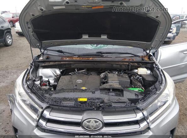 5TDDZRFH9HS456418 2017 TOYOTA HIGHLANDER Silver Widok z tyłu