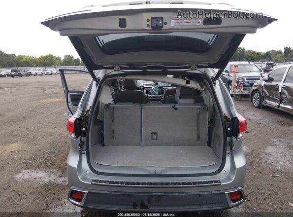 5TDDZRFH9HS456418 2017 TOYOTA HIGHLANDER Silver Widok zestawu wskaźników