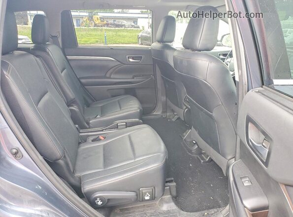 5TDDZRFH9JS887847 2018 TOYOTA HIGHLANDER Blue Вид задньої частини салону