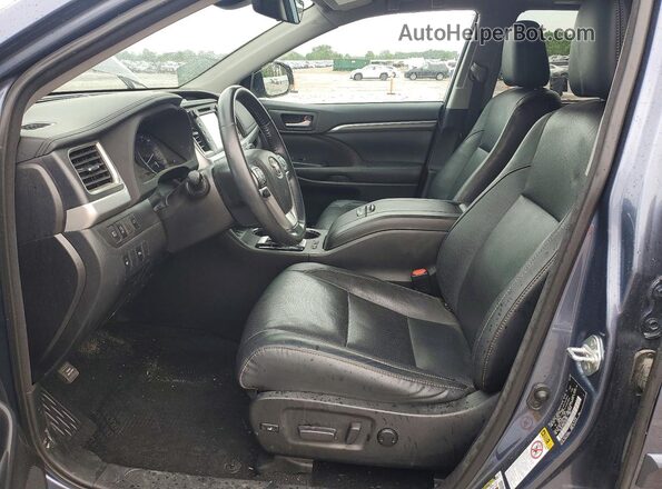 5TDDZRFH9JS887847 2018 TOYOTA HIGHLANDER Blue Вид салону спереду