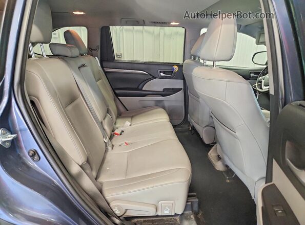 5TDDZRFHXJS819170 2018 TOYOTA HIGHLANDER Blue უკანა სალონის ხედი