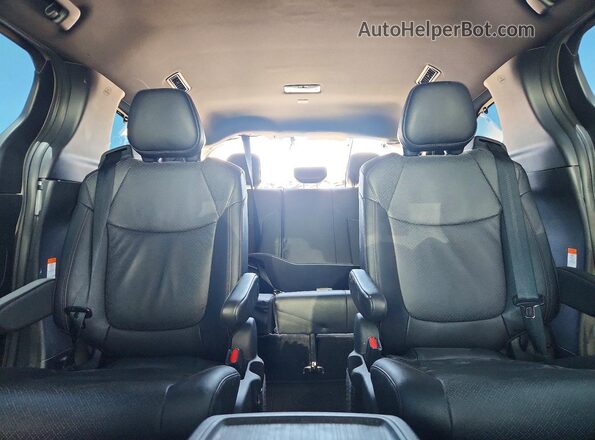 5TDESKFC0SS199631 2025 TOYOTA SIENNA Silver უკანა სავარძლების ხედი