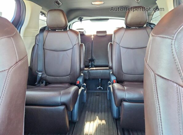 5TDESKFC1RS108988 2024 TOYOTA SIENNA White Հետևի նստատեղերի տեսք