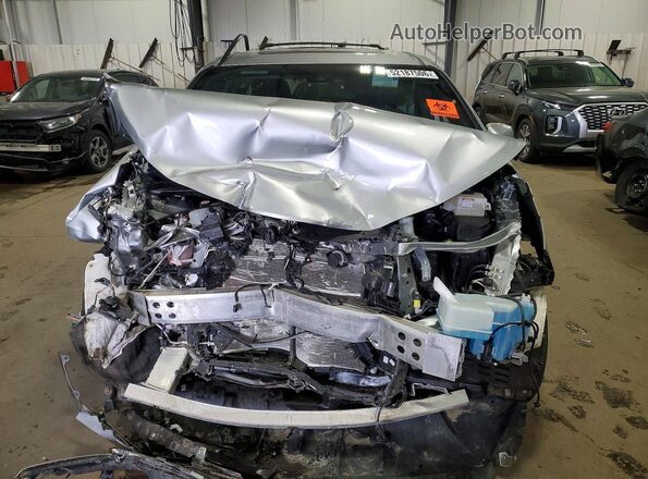 5TDESKFC2SS155159 2025 TOYOTA SIENNA Silver Դիմացի տեսք