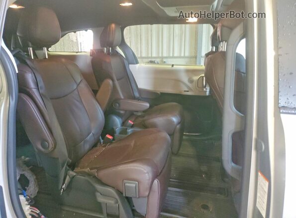 5TDESKFC4PS104785 2023 TOYOTA SIENNA Silver Вид задньої частини салону