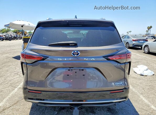 5TDESKFC4PS108013 2023 TOYOTA SIENNA Gray Rear view