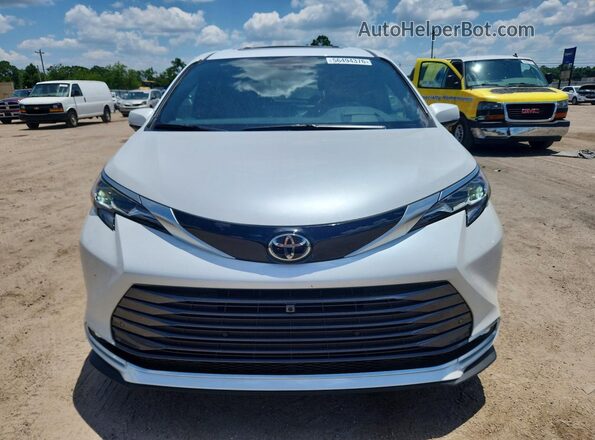 5TDESKFC7TS242928 2026 TOYOTA SIENNA White Widok z przodu