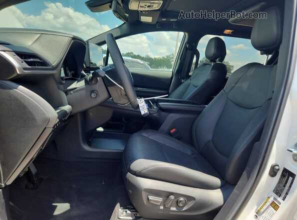 5TDESKFC7TS242928 2026 TOYOTA SIENNA White Widok wnętrza z przodu