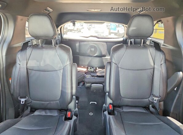 5TDESKFC7TS242928 2026 TOYOTA SIENNA White Widok tylnych siedzeń