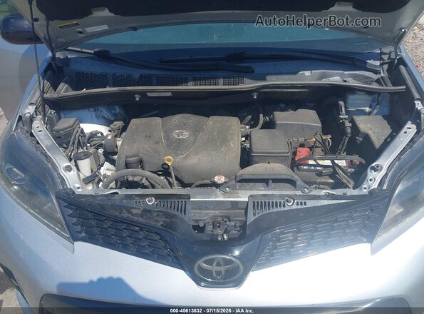 5TDEZ3DC5LS239367 2020 TOYOTA SIENNA Серебряный Вид сзади