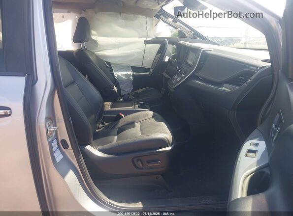 5TDEZ3DC5LS239367 2020 TOYOTA SIENNA Серебряный Вид салона спереди