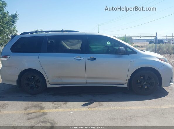 5TDEZ3DC5LS239367 2020 TOYOTA SIENNA Серебряный Вид задней части салона