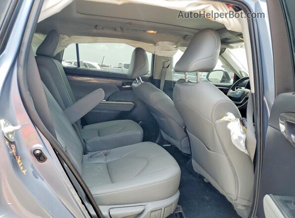 5TDFZRAH4NS137259 2022 TOYOTA HIGHLANDER Blue Widok tylnych siedzeń