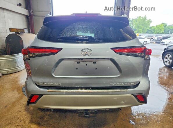 5TDFZRBH6MS086568 2021 TOYOTA HIGHLANDER Blue Հետևի տեսք