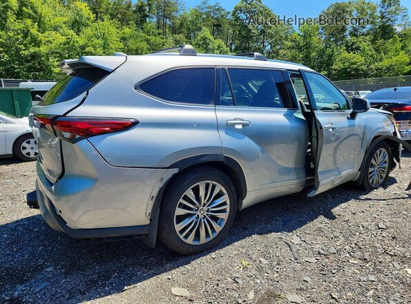 5TDFZRBH8MS093912 2021 TOYOTA HIGHLANDER Silver უკანა მარჯვენა