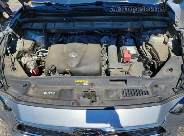 5TDFZRBH8MS093912 2021 TOYOTA HIGHLANDER Silver ძრავის განყოფილების ხედი